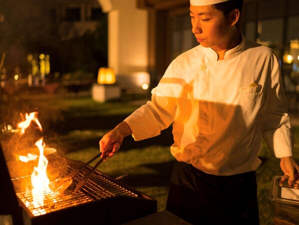 Déjeuner servi sur place, spécialités Cuisine allemande, vue sur la mer