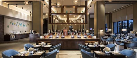 Lounas ja illallinen; saksalainen keittiö, näkymät valtamerelle