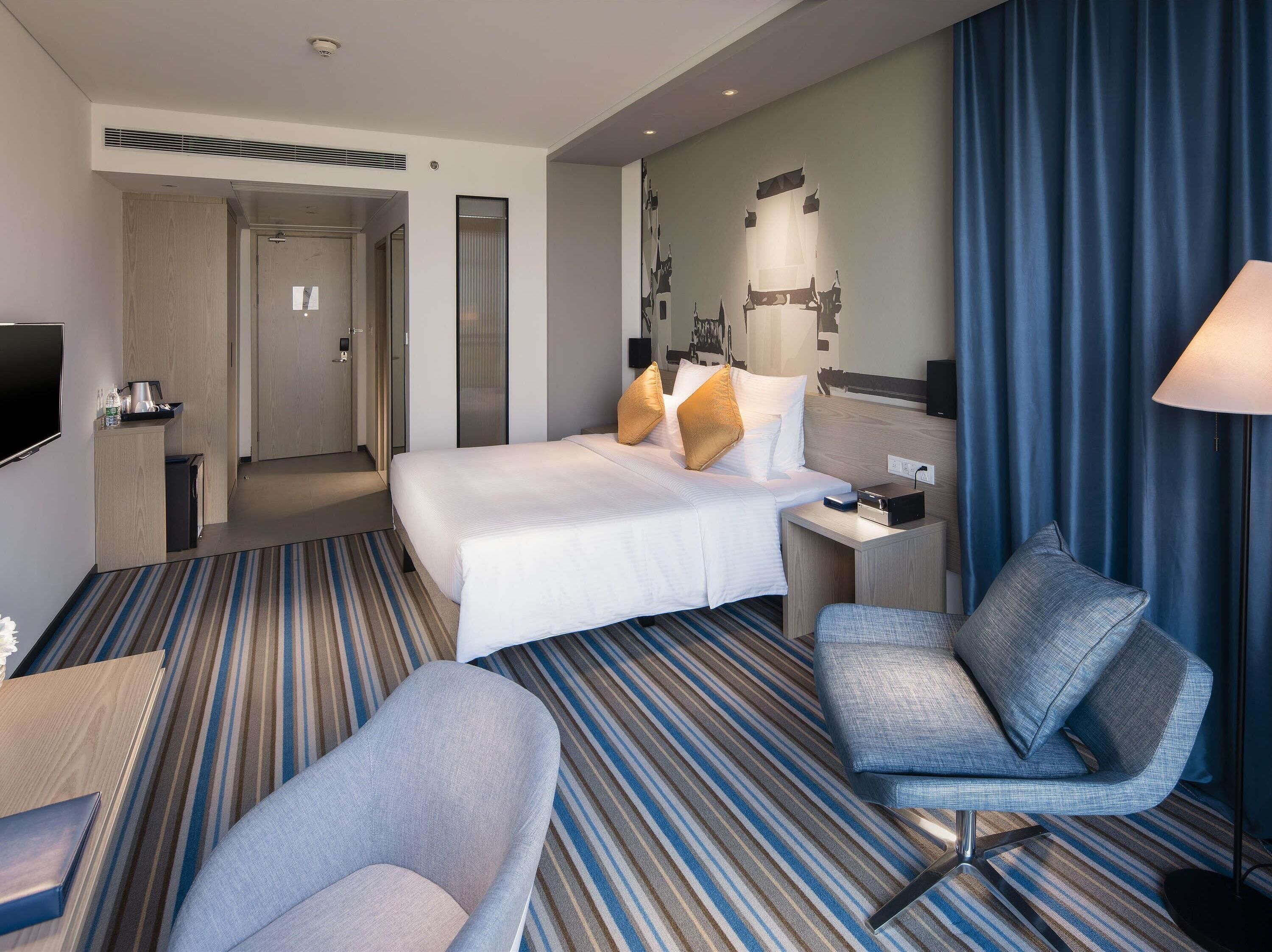 Superior Room, 1 King Bed