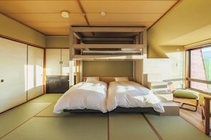 Deluxe-rum - flera sängar - icke-rökare - utsikt mot bergen (Japanese Western Style, with 2 beds)