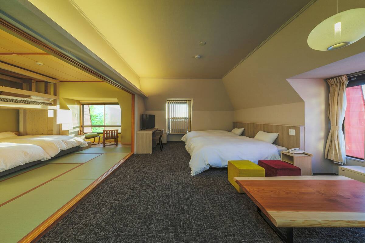 japanese western style deluxe room, with 2 beds