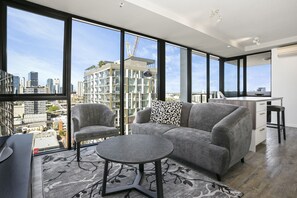 Standard Apartment, 1 Bedroom, City View | Living room