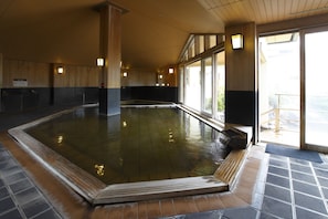 Soins corporels, soins d'aromathérapie, soins du visage, massages