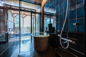 Executive Suite with Open-air Onsen Bath, Non Smoking (Dinner starts at 5pm) | Bathroom