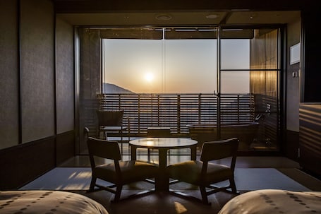 In-room safe, blackout drapes, cribs/infant beds, free WiFi. Hakone Kowakien TEN-YU