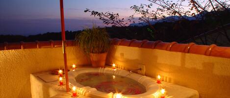 Double Room (Santa Fe #56) | Bathroom | Spring water tub, free toiletries, hair dryer, slippers
