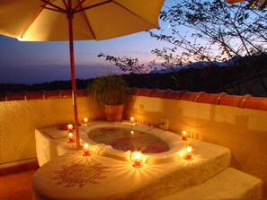 Double Room (Santa Fe #56) | Bathroom | Spring water bathtub, free toiletries, hair dryer, slippers - Resort Hotel Corte Largo Izukogen (Ito)