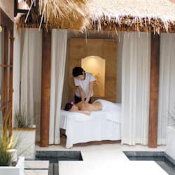 Hot tub, body treatments, massage/treatment rooms, massages