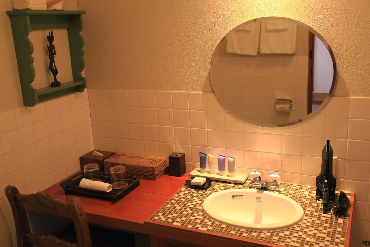 suite (bali suite #45) | bathroom sink