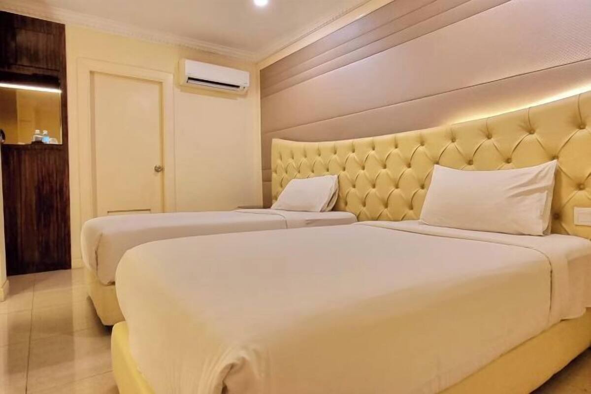 Desk, WiFi (free), bed sheets