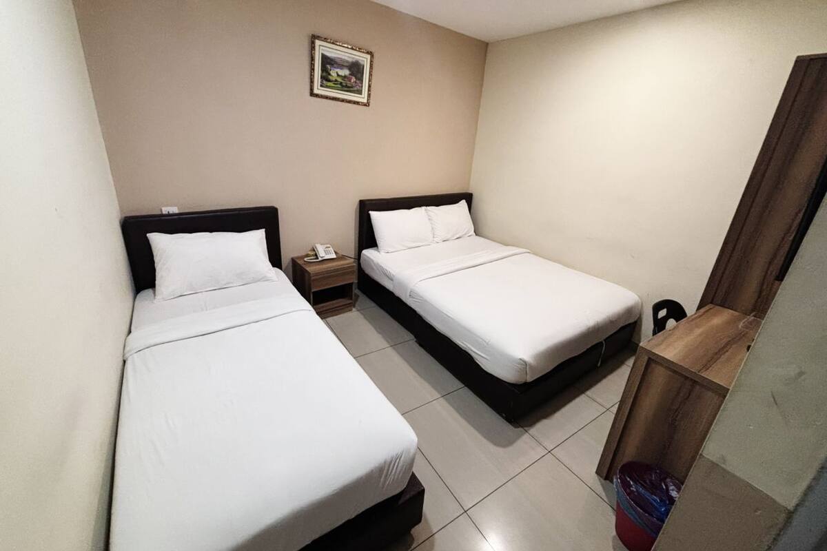 家庭房, 无窗 | 办公桌、熨斗/熨板、免费 WiFi