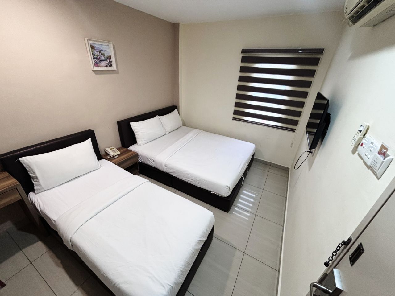 家庭房 (Deluxe) | 办公桌、熨斗/熨板、免费 WiFi