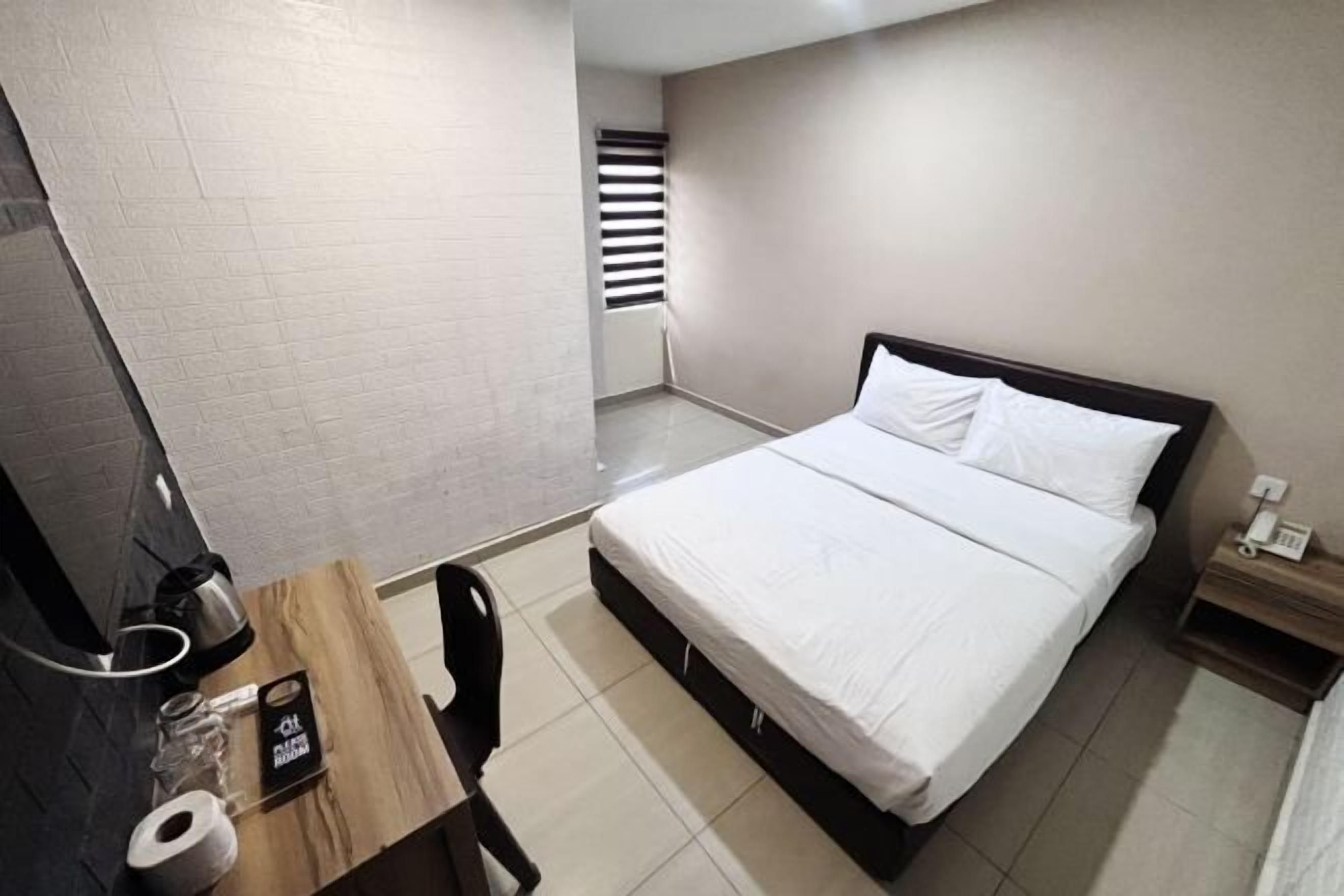 Desk, iron/ironing board, free WiFi