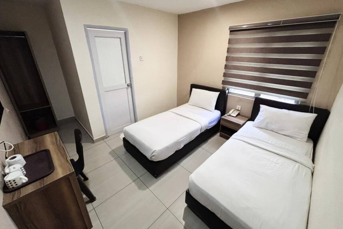 华丽双床房 | 办公桌、熨斗/熨板、免费 WiFi