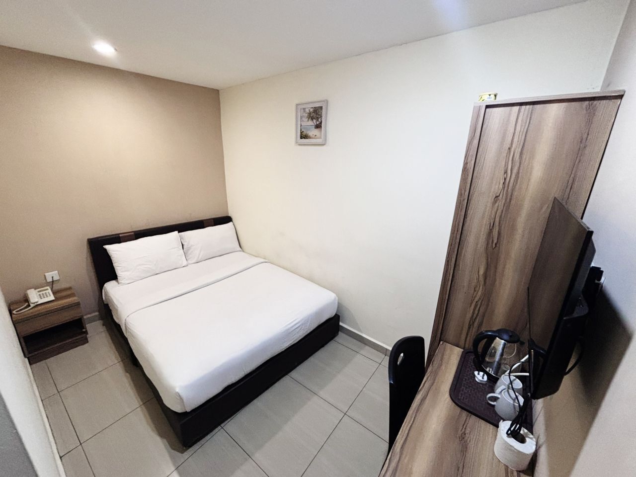 标准房, 无窗 | 办公桌、熨斗/熨板、免费 WiFi