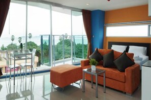 Deluxe Studio | Living area - La Casa Pattaya (Pattaya)