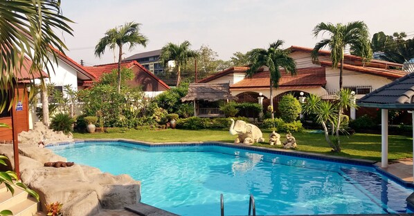 4 Bedroom Poolside Villa | Terrace/patio