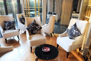 Lounge - Arte Hotel (Bangkok)