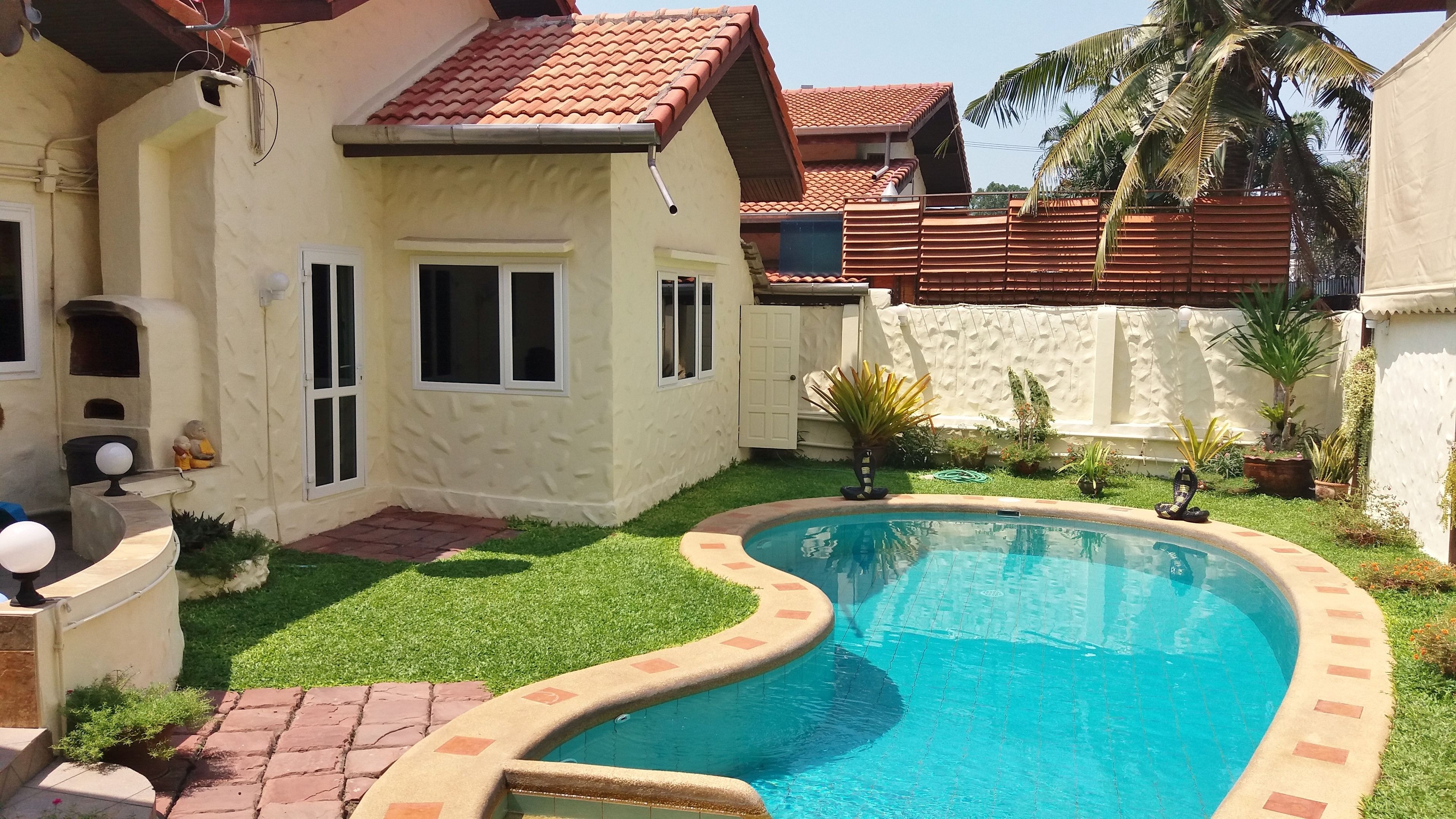 4 Bedrooms, 4 Bathrooms Pool Villa | Hiên
