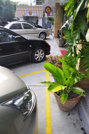 Ubetjent parkering (inkludert)