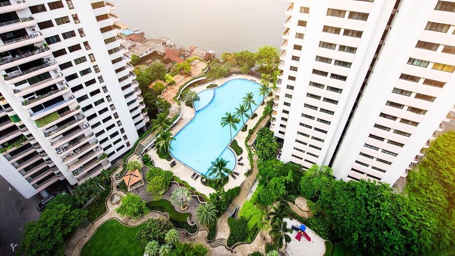 Riverine Place Hotel and Residence