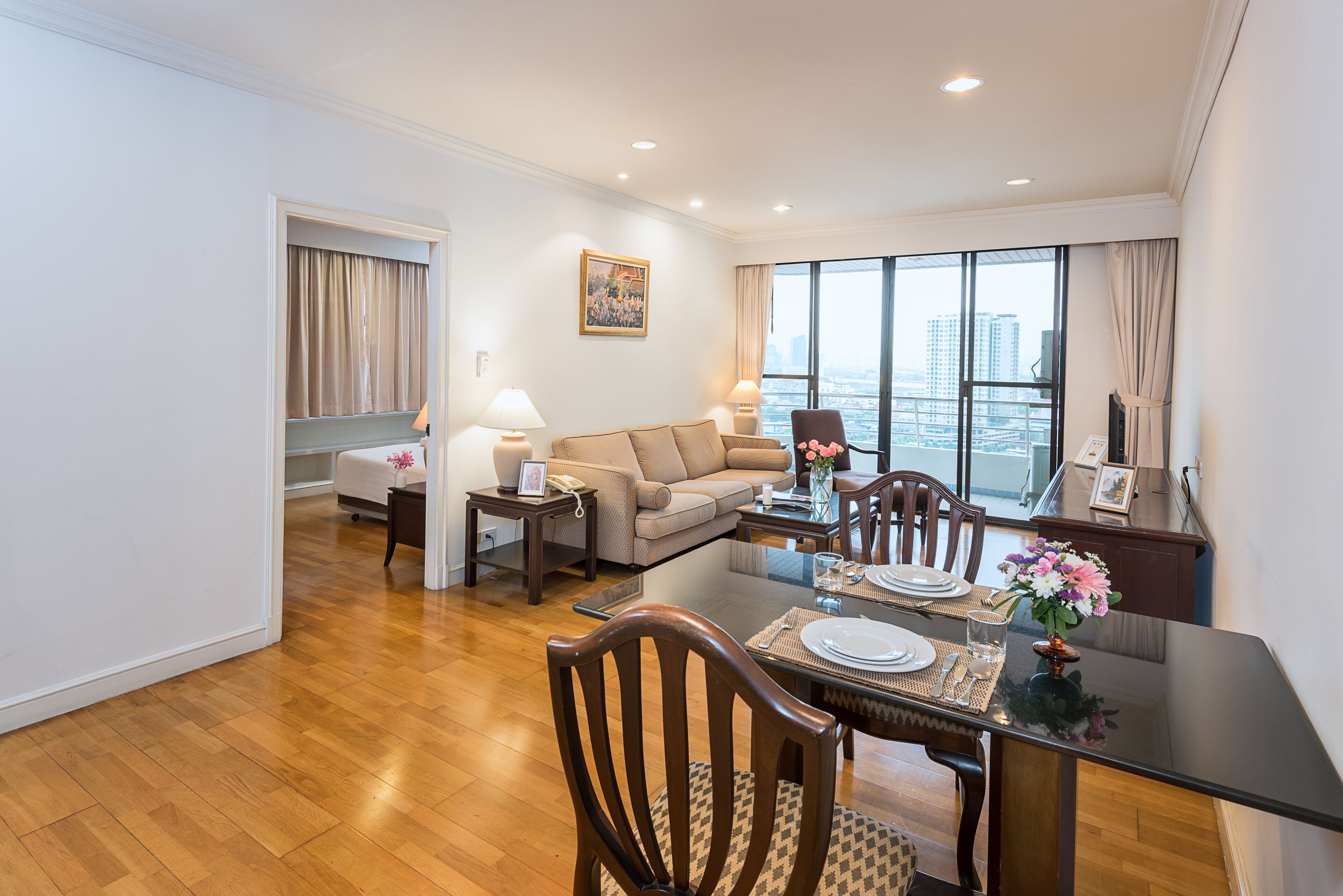 Deluxe Room, 1 Bedroom | In-room safe, desk, iron/ironing board, free WiFi