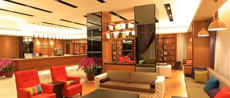 Coin salon dans le hall