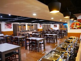 Desayuno buffet incluido todos los días 