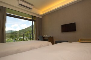 Habitación con 2 camas individuales | Ropa de cama de alta calidad, escritorio, wifi gratis y ropa de cama