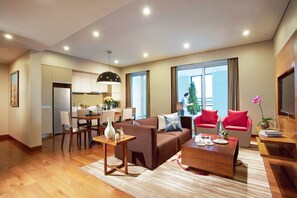 42-tommers plasma-tv med kabelkanaler, tv