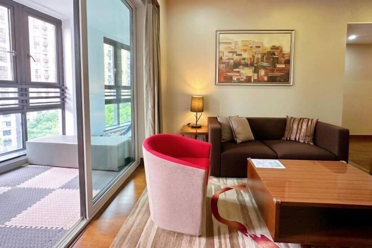 Living area | 42-inch plasma TV with cable channels, TV