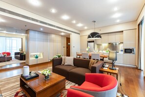 Deluxe Suite, 3 Bedrooms | Pemandangan dari bilik