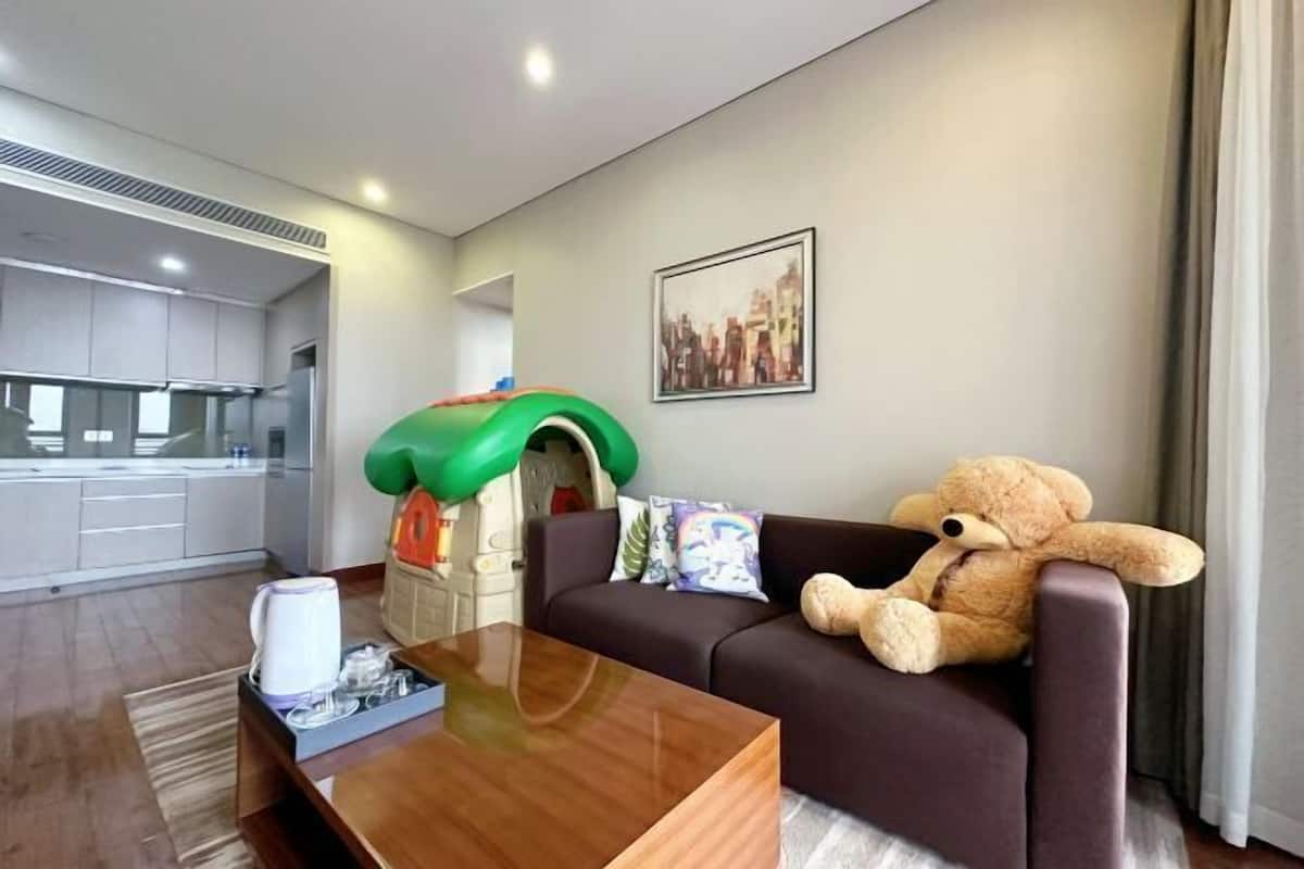 Living area | 42-inch plasma TV with cable channels, TV