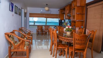 Villa Majestueuse, 4 chambres, vue océan, en front de mer | Vue de la chambre