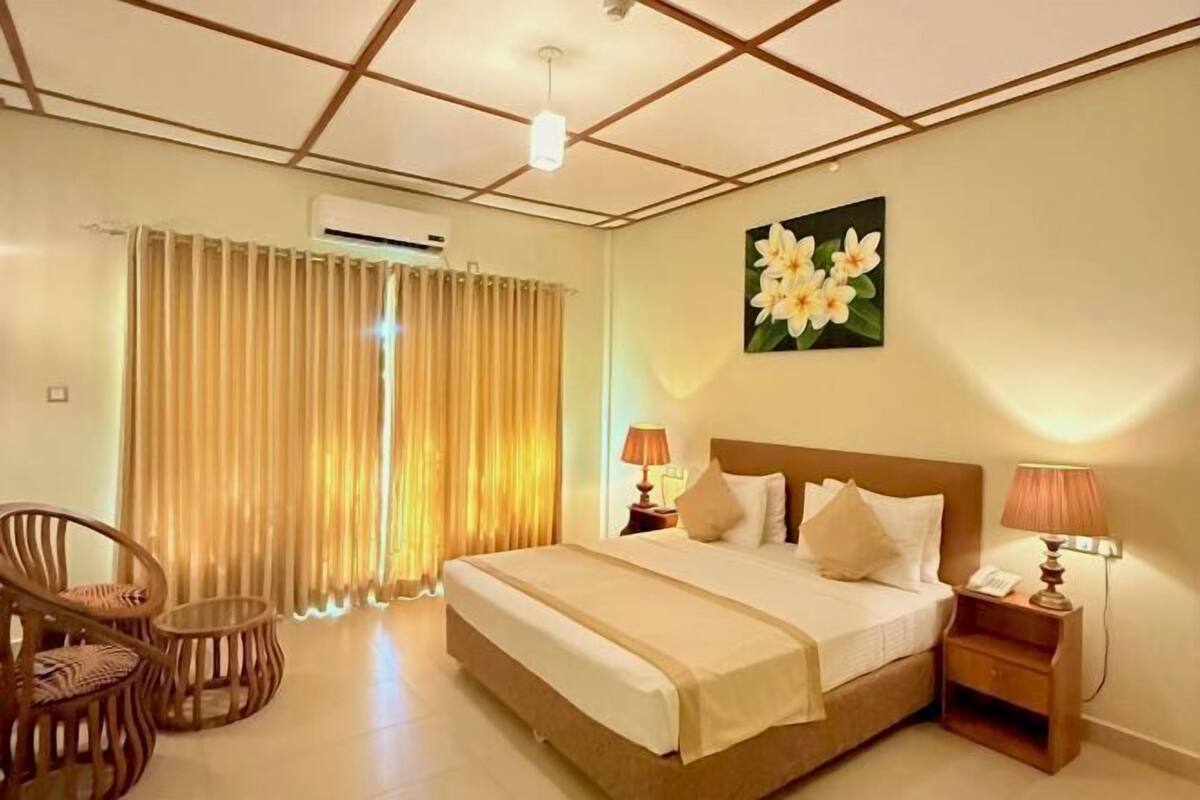 Hochwertige Bettwaren, Minibar, Zimmersafe, Schreibtisch