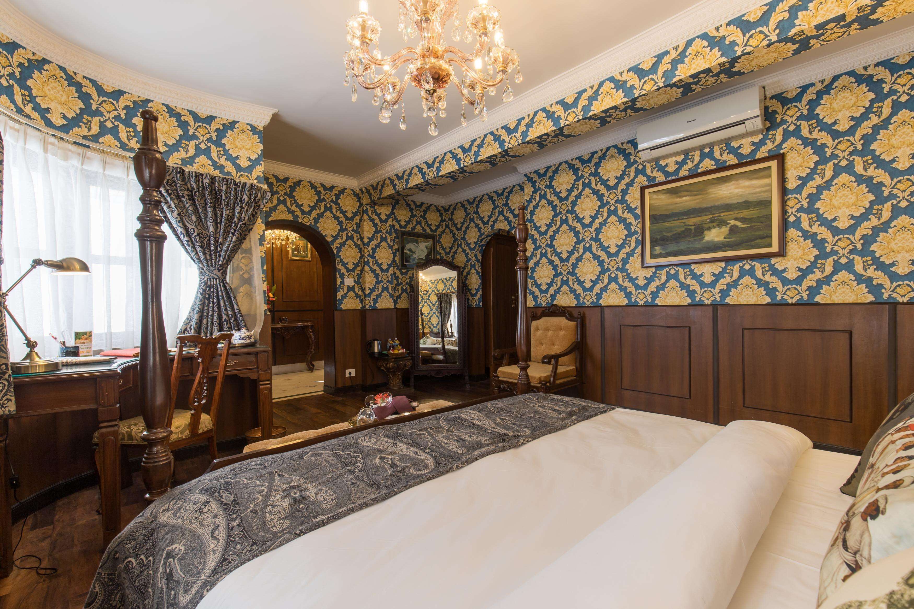 1 bedroom, premium bedding, memory-foam beds, minibar