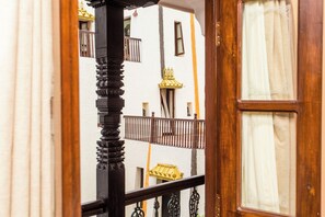 Traditional Room | Utsikt mot gårdsplass