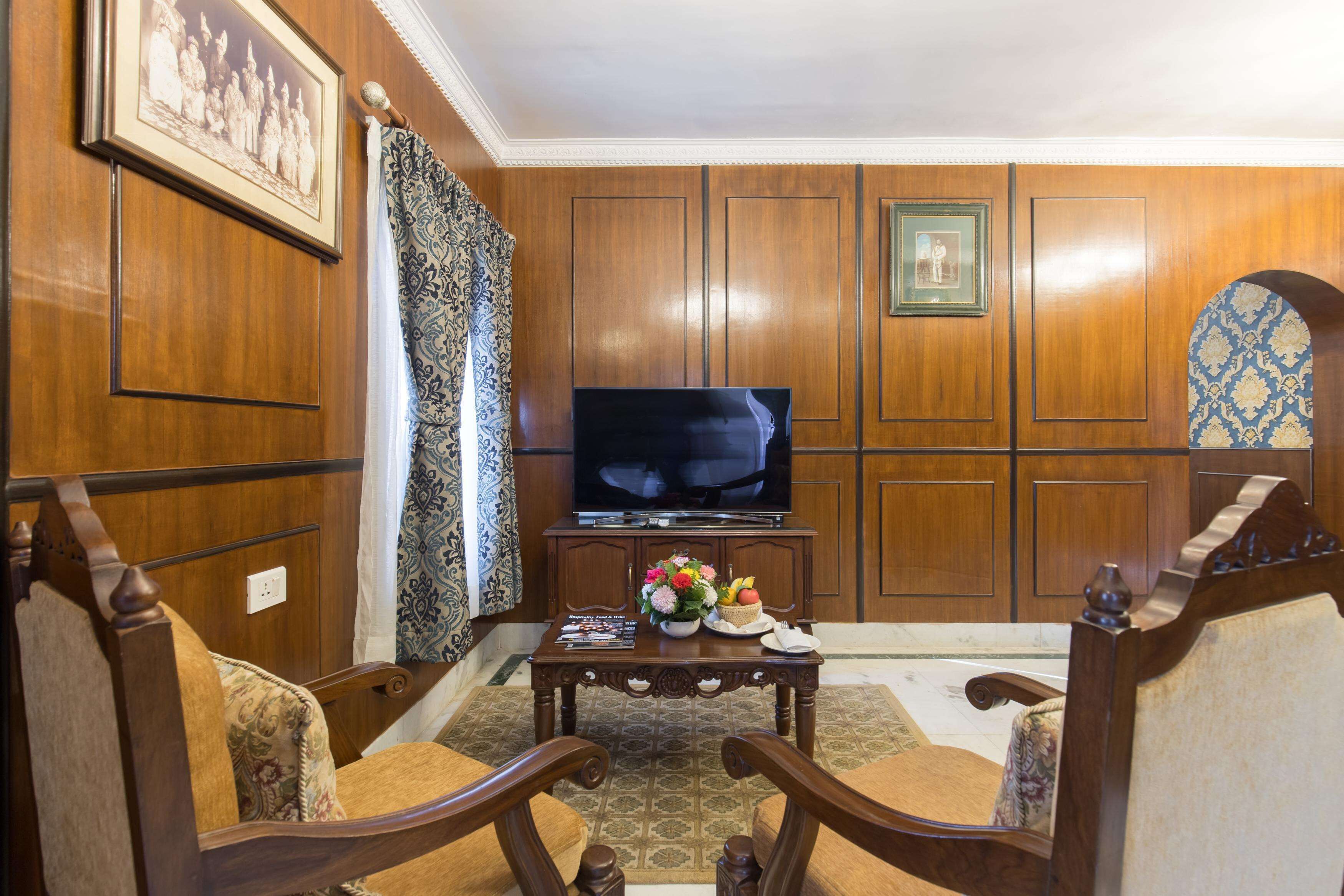 1 bedroom, premium bedding, memory-foam beds, minibar