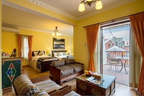 Suite Royal | Ropa de cama de alta calidad, colchones viscoelásticos, minibar