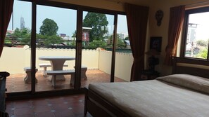 4 Bedrooms Private Pool Villa | Balkon