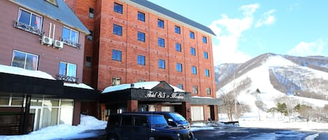 واجهة المنشأة