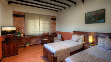 Minibar, in-room safe, desk, laptop workspace