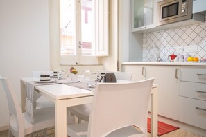 Classic Room, 1 Bedroom, Non Smoking, City View | Private kitchen | Fridge, dining tables - B&B Salerno (Salerno)