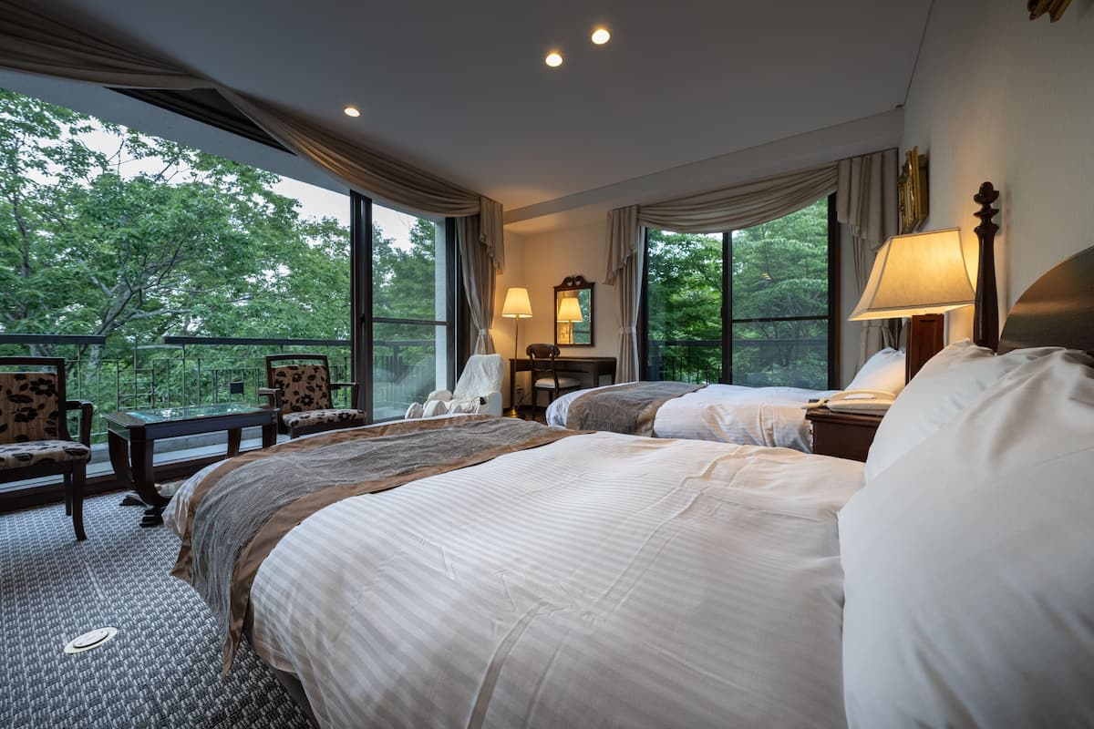 Premium Twin Room, Non Smoking | Minibar, in-room safe, desk, free WiFi