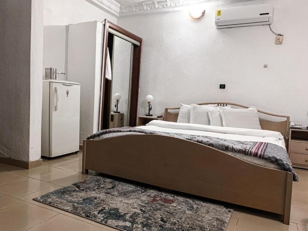 Foto - Hill View Hotel West Airport