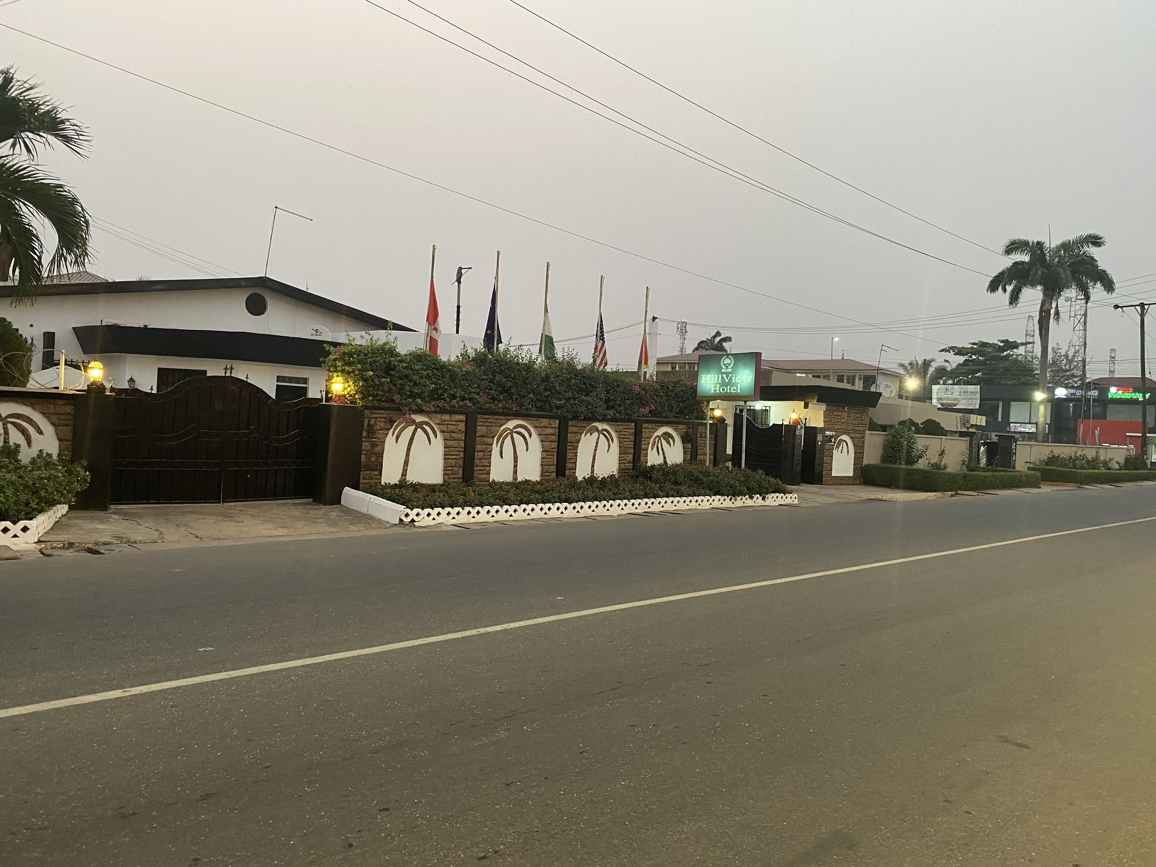 Foto - Hill View Hotel West Airport