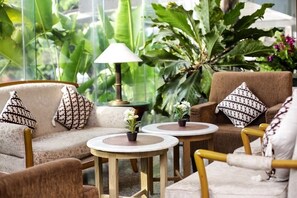 Lobby lounge - Johns Pardede International Hotel (Jakarta)