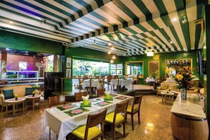 Breakfast, lunch, dinner served; local and international cuisine  - Johns Pardede International Hotel (Jakarta)