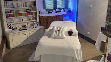 Sauna, hammam, hammam, soins corporels, massages aux pierres chaudes