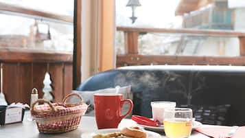 Petit déjeuner buffet servi tous les jours en supplément